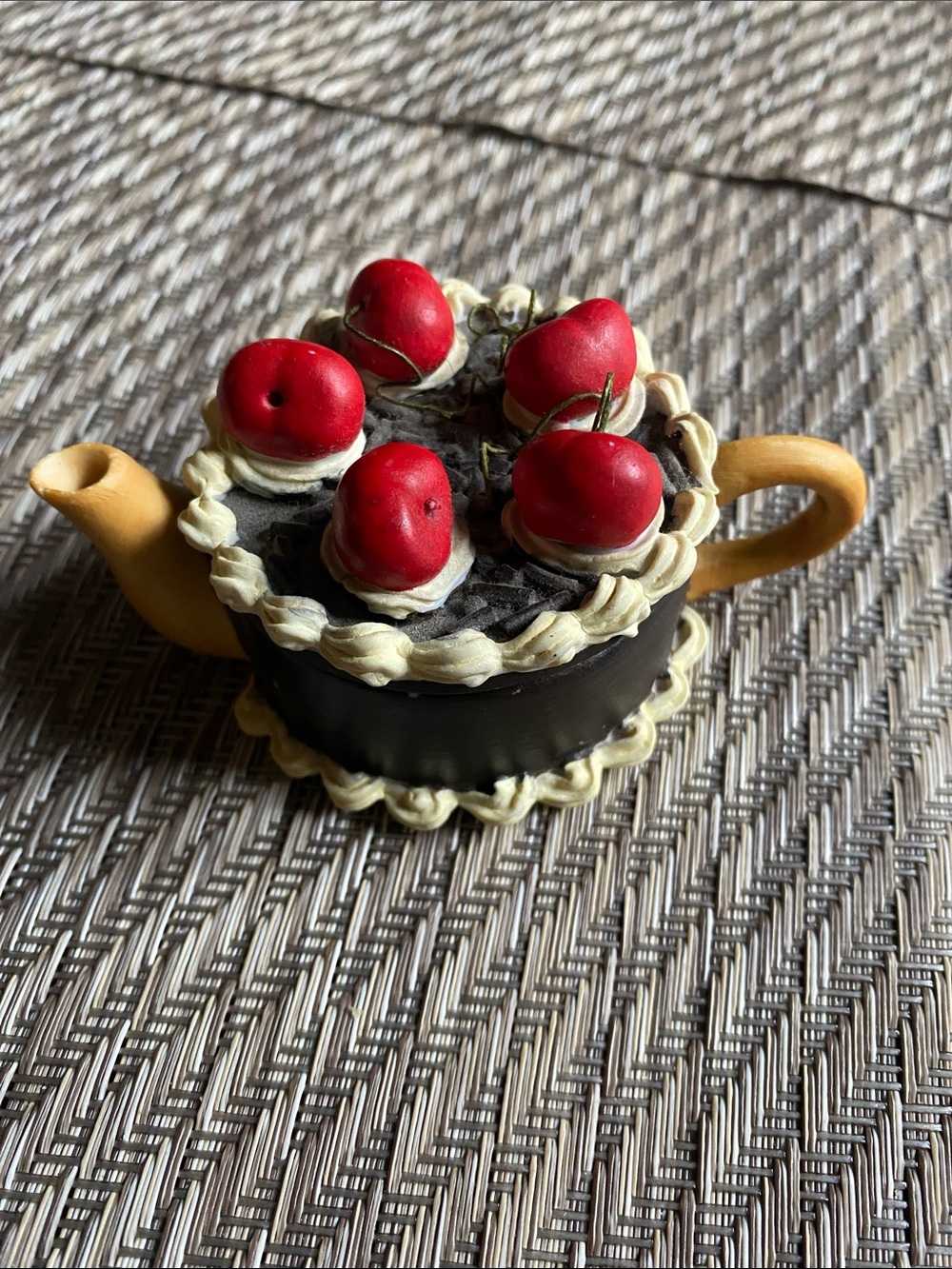 Vintage Miniature Cake Teapot with Lid – Handcrafted in Thailand Ceramic